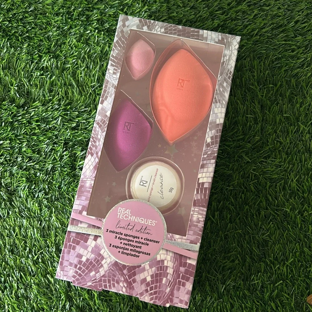 NIB Real Techniques Miracle Sponges + Cleanse 4 Piece Makeup Sponge Set